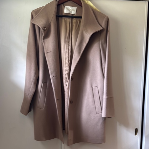 Elegant Women's Tan Coat - Picture 1 of 10